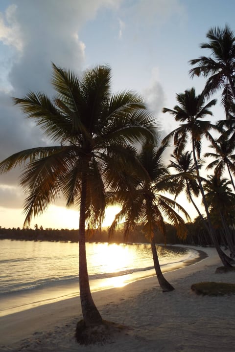 Sonnenuntergang am Strand Wyndham Alltra Samana