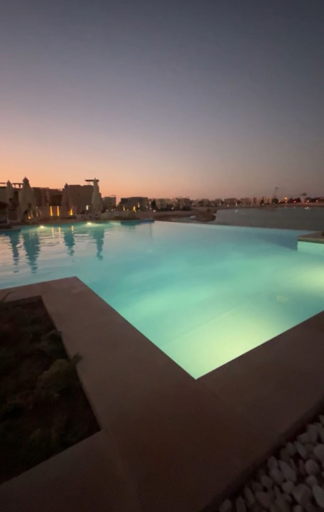 Pool Creek Hotel and Residences El Gouna