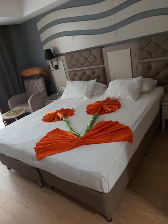 Zimmer Saturn Palace Resort Hotel