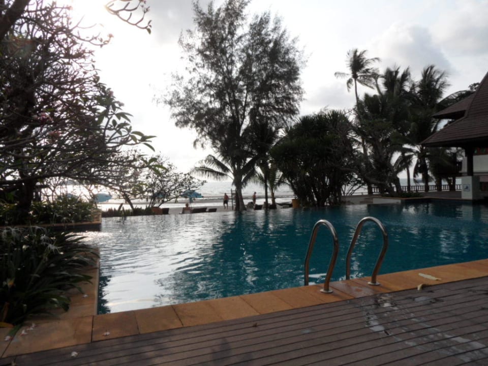 Blick auf Pool Barali Beach Resort Koh Chang