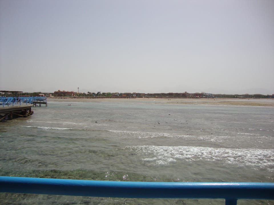 Vom Steg richtung hotelstrand Titanic Beach Spa & Aqua Park