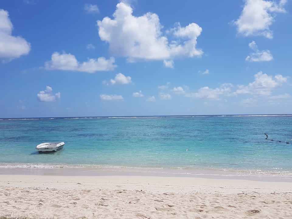 Strand Crystals Beach Resort Belle Mare, a member of Radisson Individuals