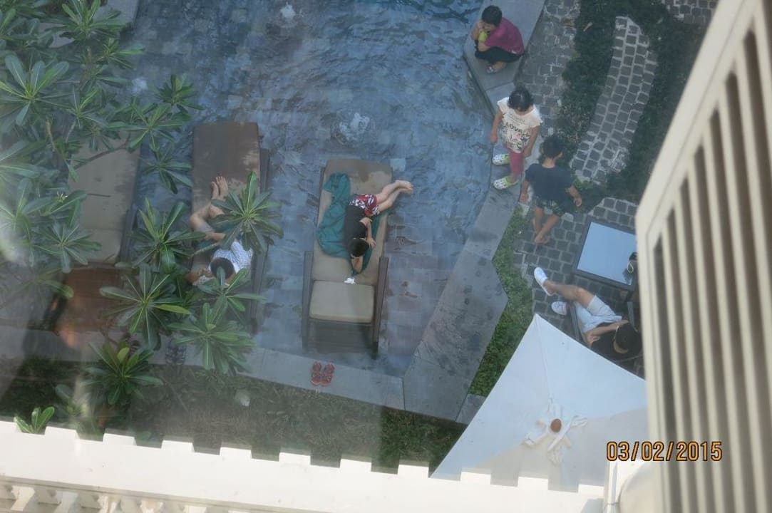 Pool mit 3 Liegen Hua Chang Heritage Hotel