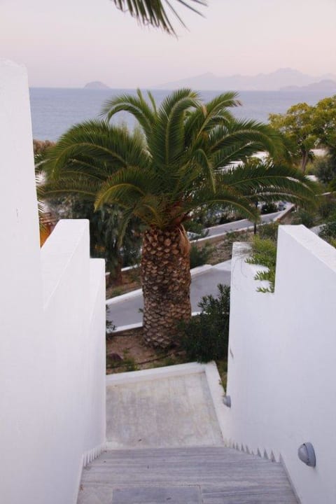 Auf- bzw. Abstieg zu den Zimmern Lagas Aegean Village