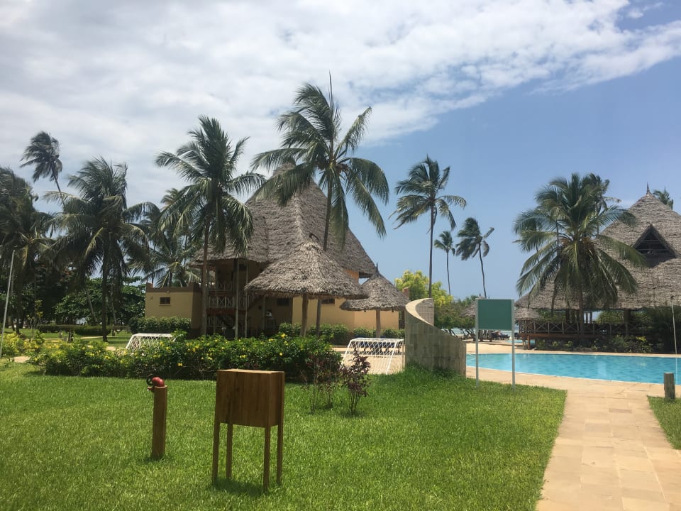 Außenansicht Neptune Pwani Beach Resort & Spa
