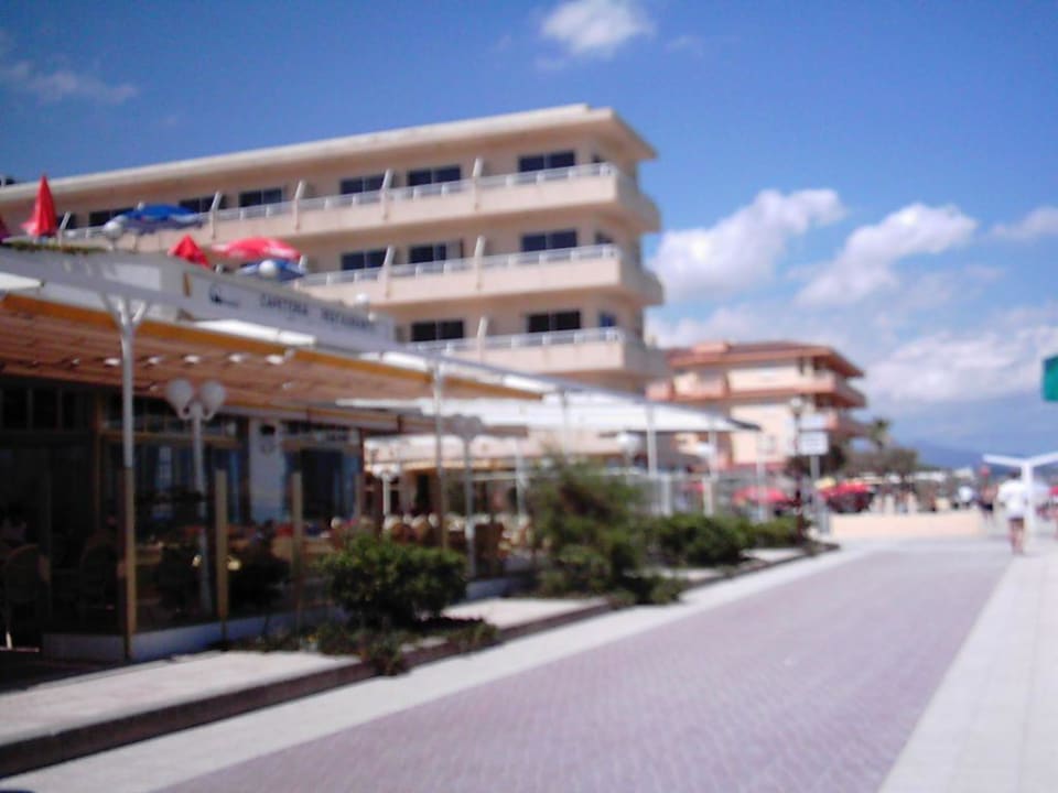 seitenansicht des hotels vom strand aus The Sea Hotel by Grupotel - Adults only