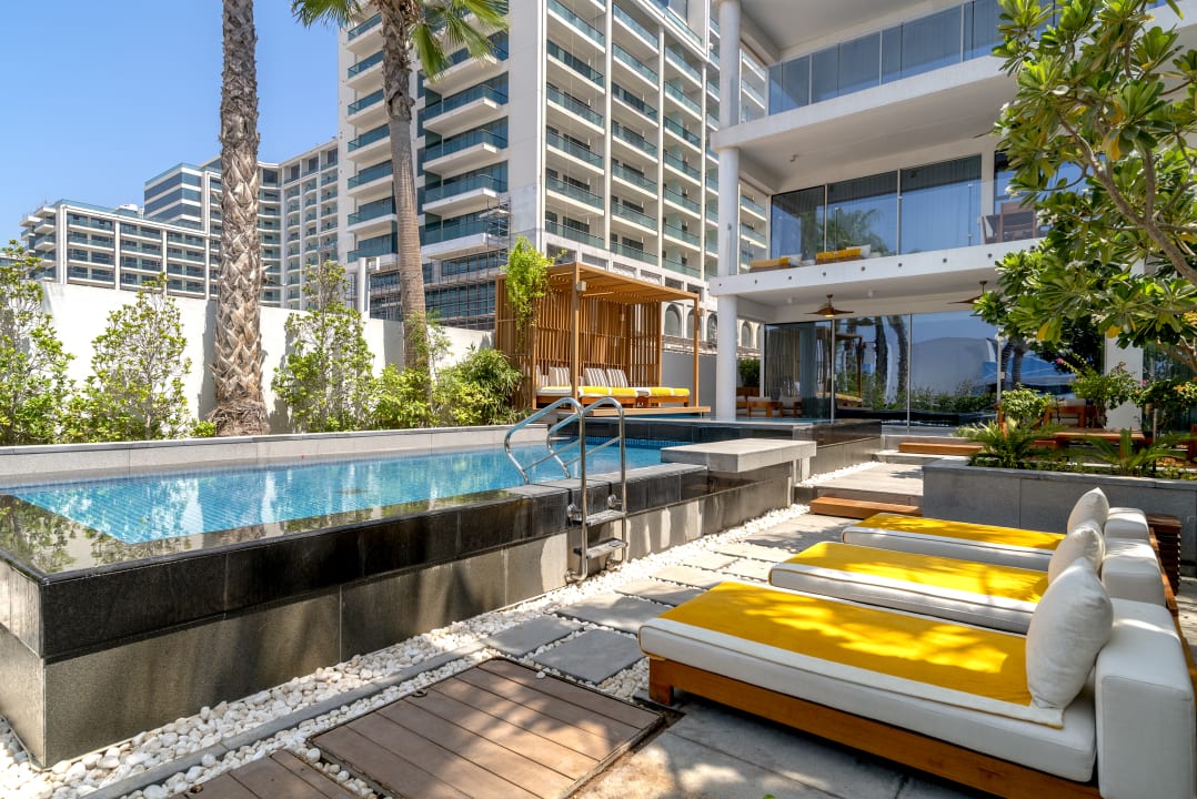 Pool FIVE Palm Jumeirah Dubai