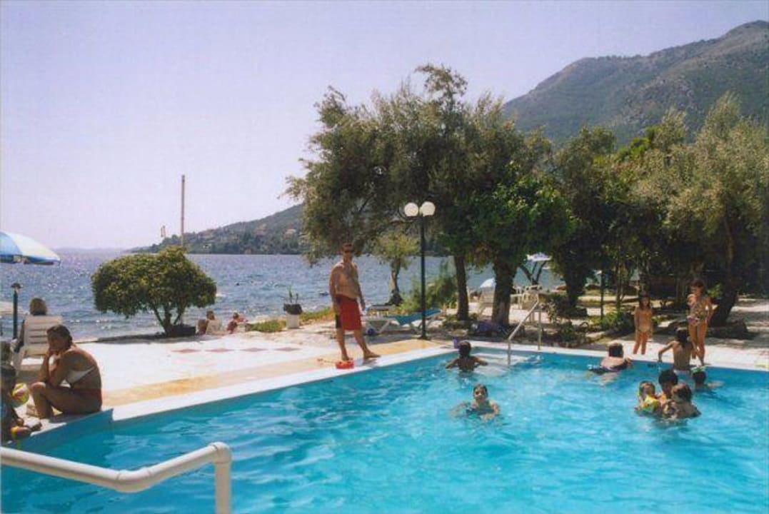 Outside picture Guesthouse Nikiana Beach