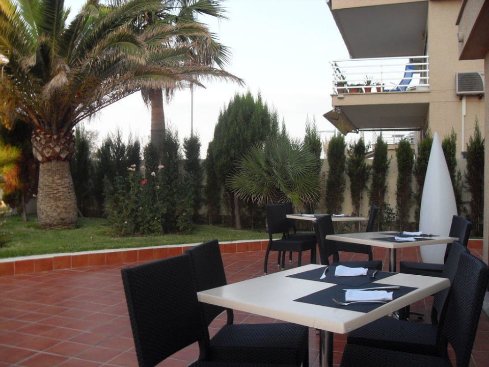 Blick auf die Restaurantterrasse AluaSoul Palma