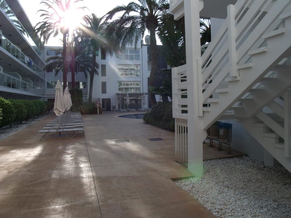 Dusche und Durchgang zum Ruhepool Las Gaviotas Suites Hotel