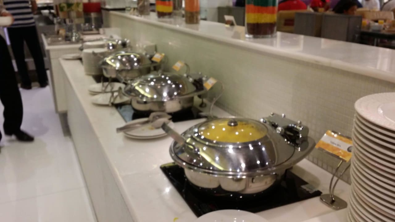 Frühstücksbuffet TIME Grand Plaza Hotel