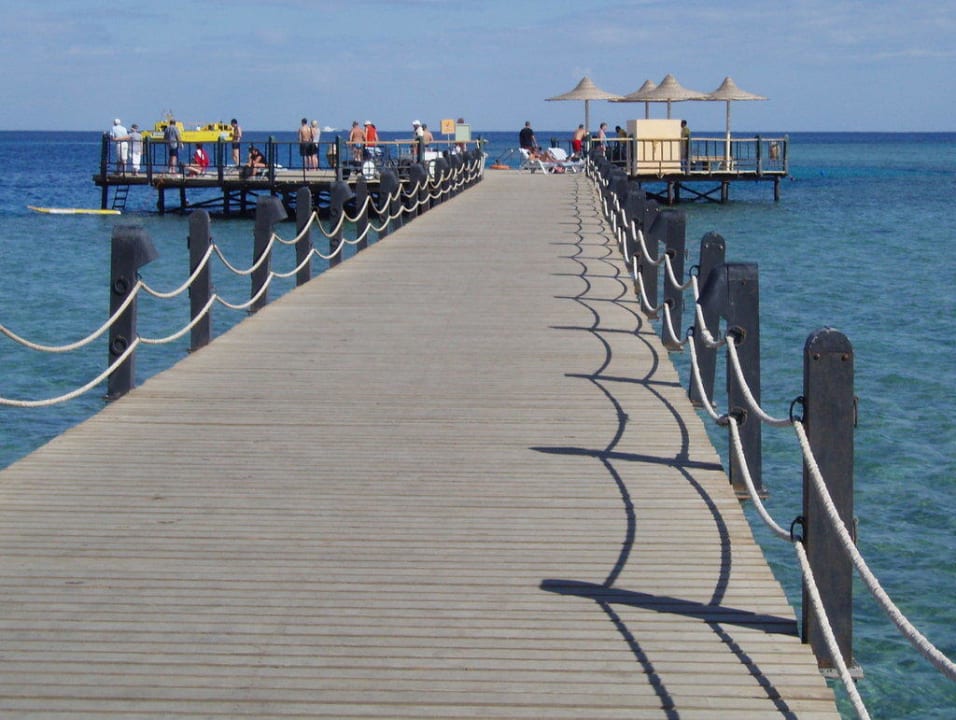 Steg vom Strand zum Riff Stella Beach Resort & Spa Makadi Bay