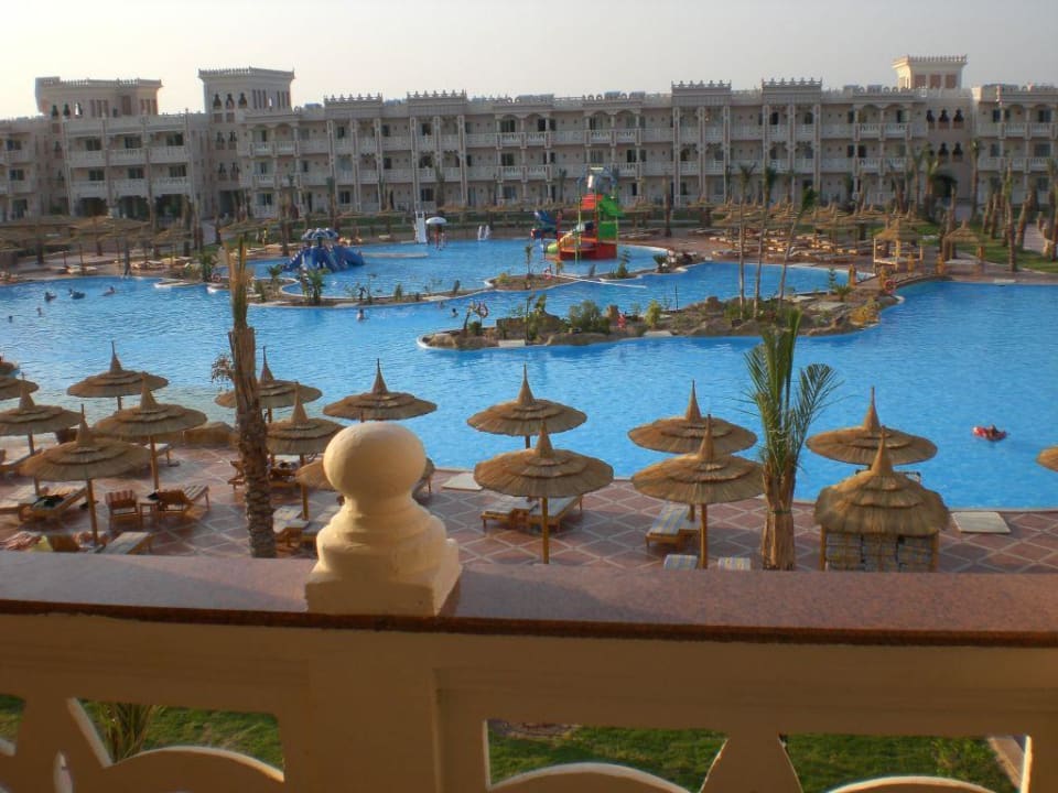 Pool mit Hotel Pickalbatros Palace Resort