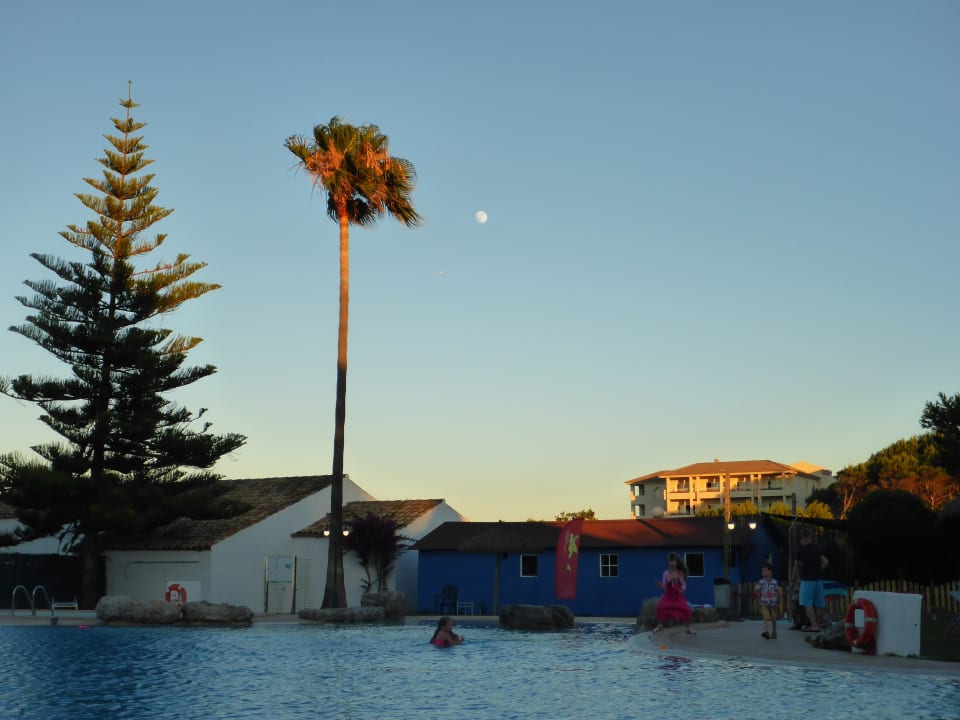 Kindergerechter Pool mit Schrägen Playa Esperanza Resort