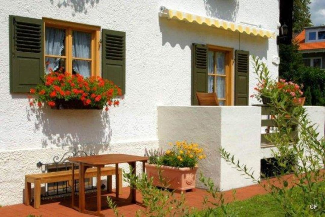 Terrasse der Erdgeschosswohnung Ferienhaus & Ferienwohnung Füssen Ostallgäu