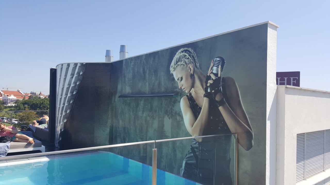 Pool HF Fenix Music