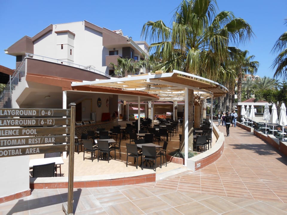 Amphibar, neu überdacht Hane Family Resort