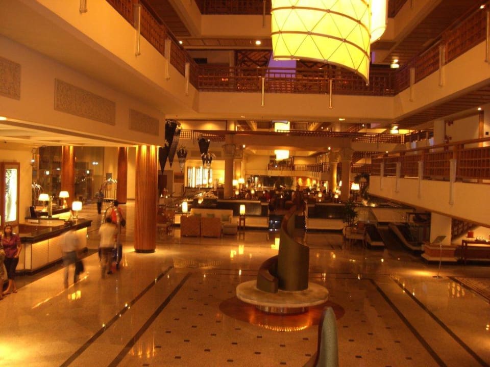 Blick von den Treppen zum Lobbybereich The Westin Resort Nusa Dua, Bali