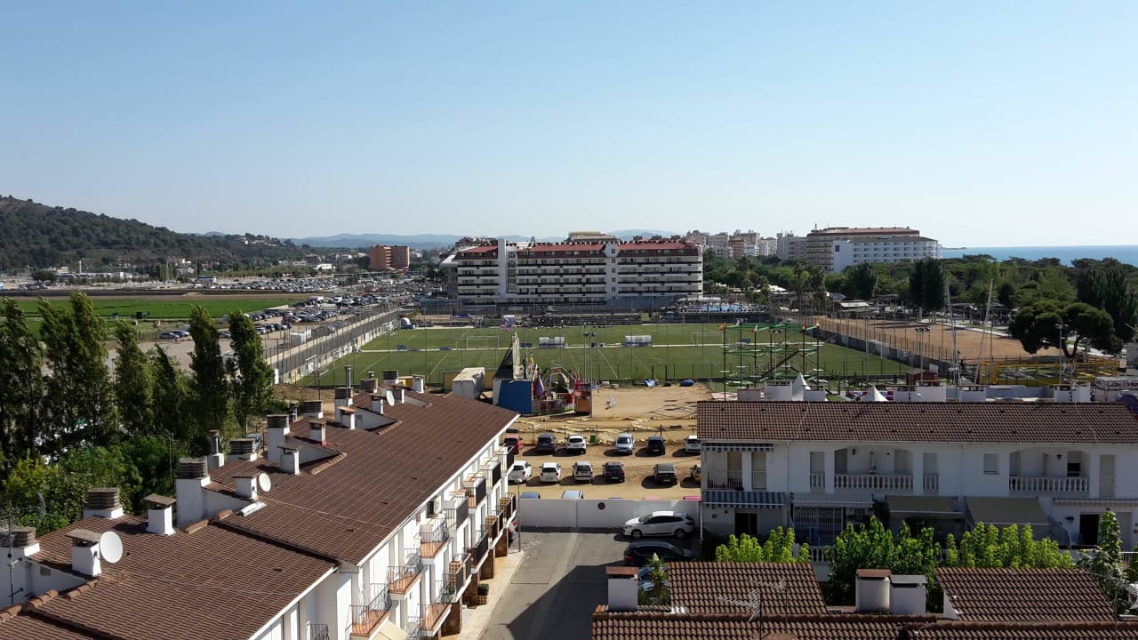 Ausblick vom Balkon des 5. Stocks gerade aus AQUA Hotel Onabrava & Spa