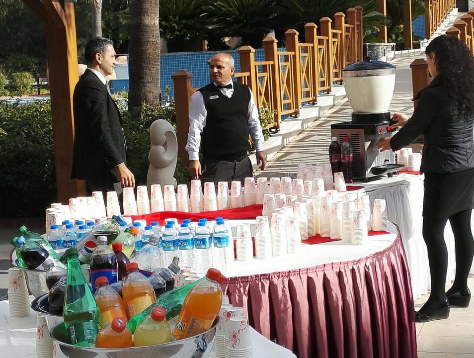  Essen am Pool Fame Residence Lara & Spa