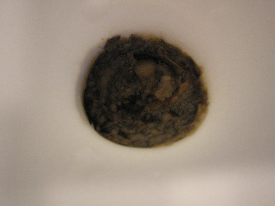 Waschbeckenüberlauf - einfach ekelhaft! HL Miraflor Suites Hotel