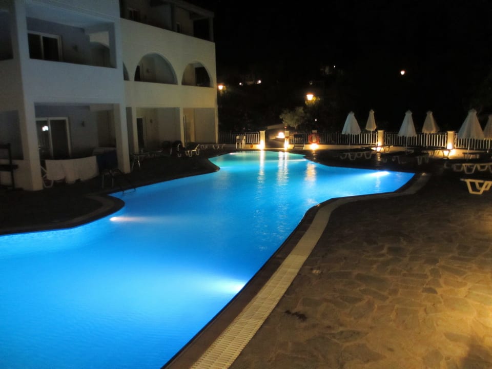 Extra Pool bei den Scirocco-Appartments alltoura Club Hotel Porto Angeli Beach Resort