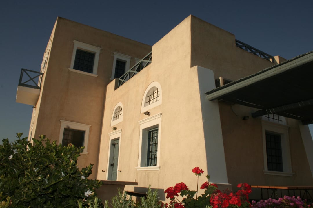 Reception Building, 50m2 apartment on first floor Aegagros Caldera Houses