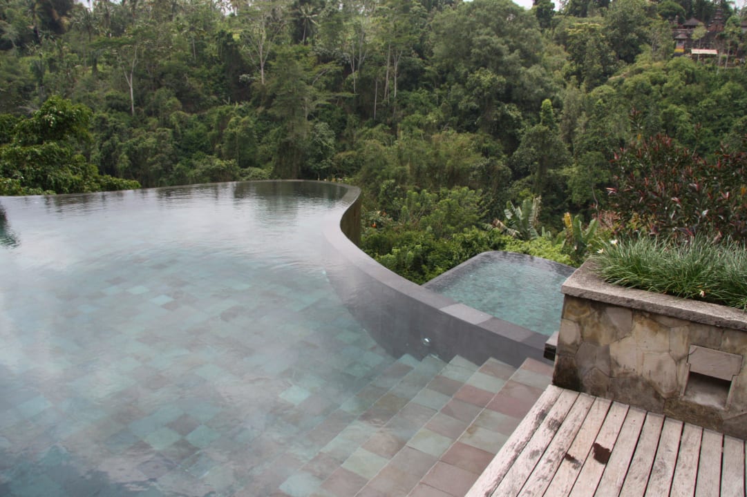 Blick auf die beiden Pools Hanging Gardens of Bali