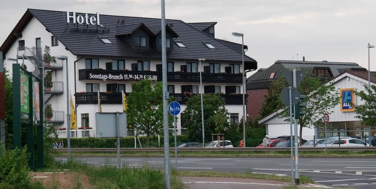 Sicht von der Straße Hotel Sonnenhof