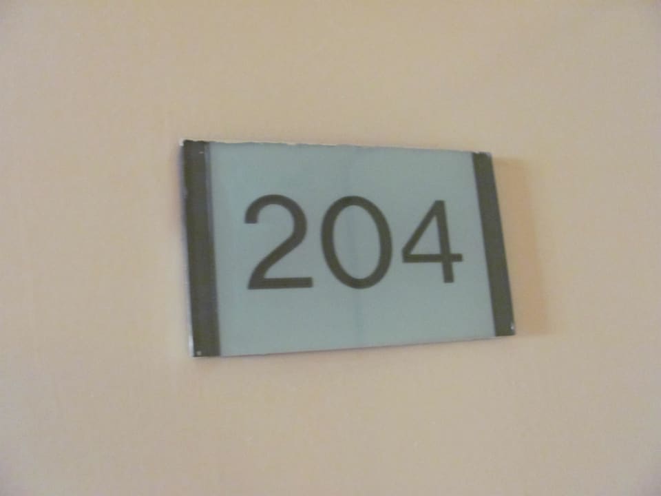 Zimmer 204 nach Reklamation Hotel Median Paris Porte de Versailles