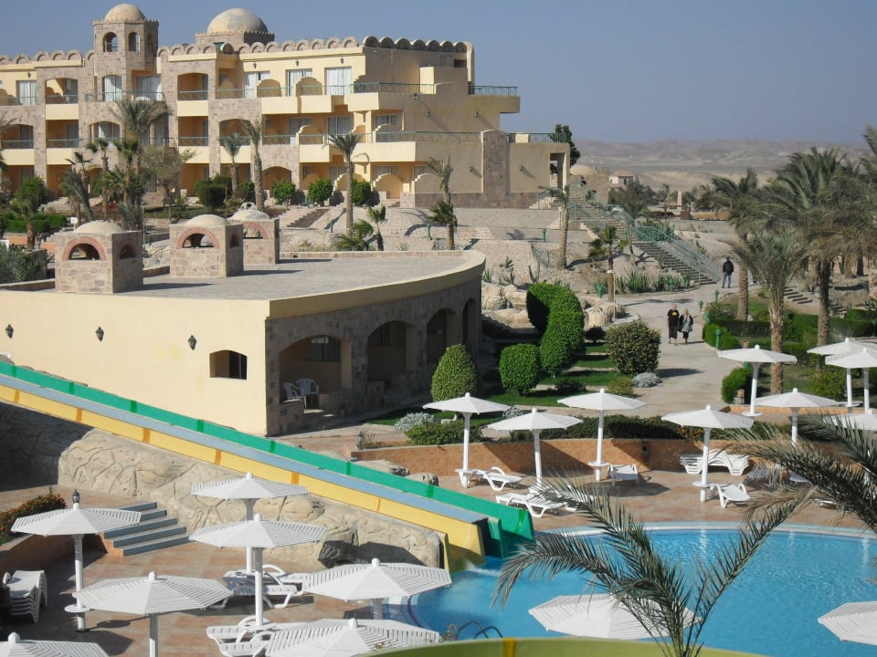 Haupthaus mit Poolanlage 1 Utopia Beach Club