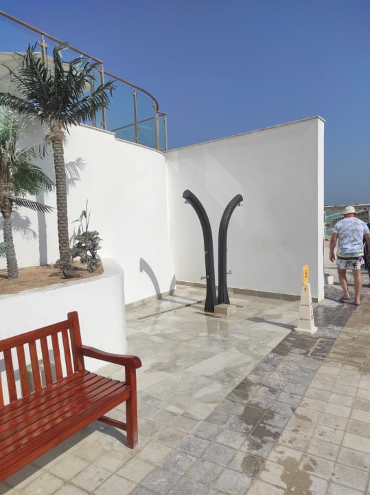 Strand Hampton by Hilton Marjan Island