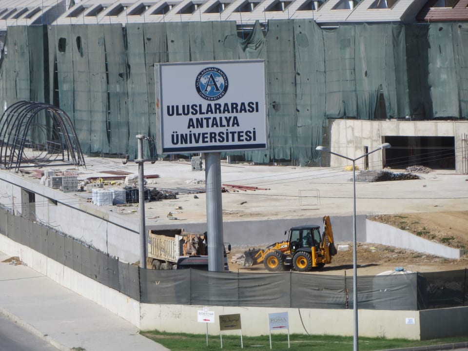 Baustelle der Universität Terrace Elite Resort