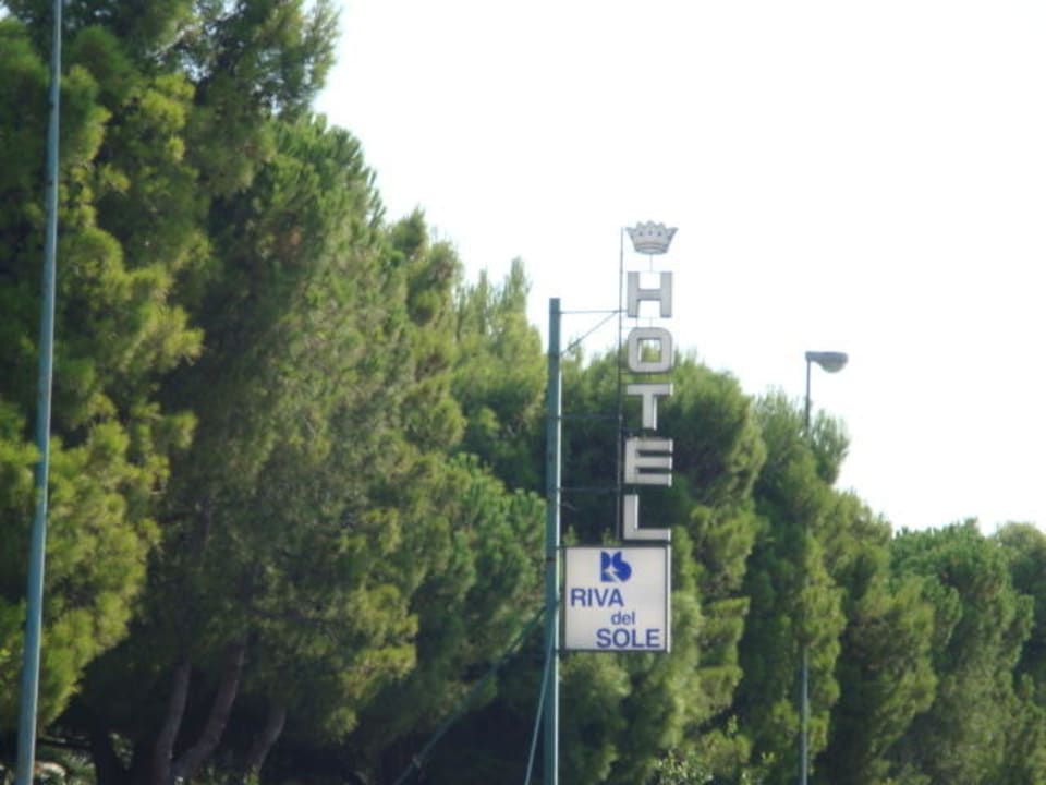 Einfahrt Hotel Riva Del Sole