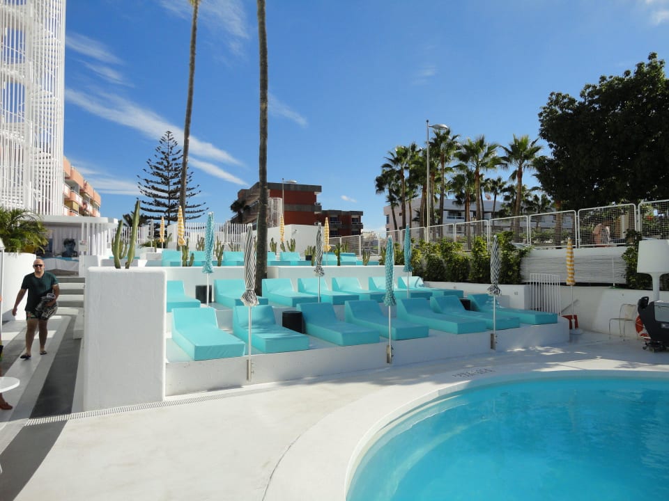 Pool  Hotel Gold by Marina