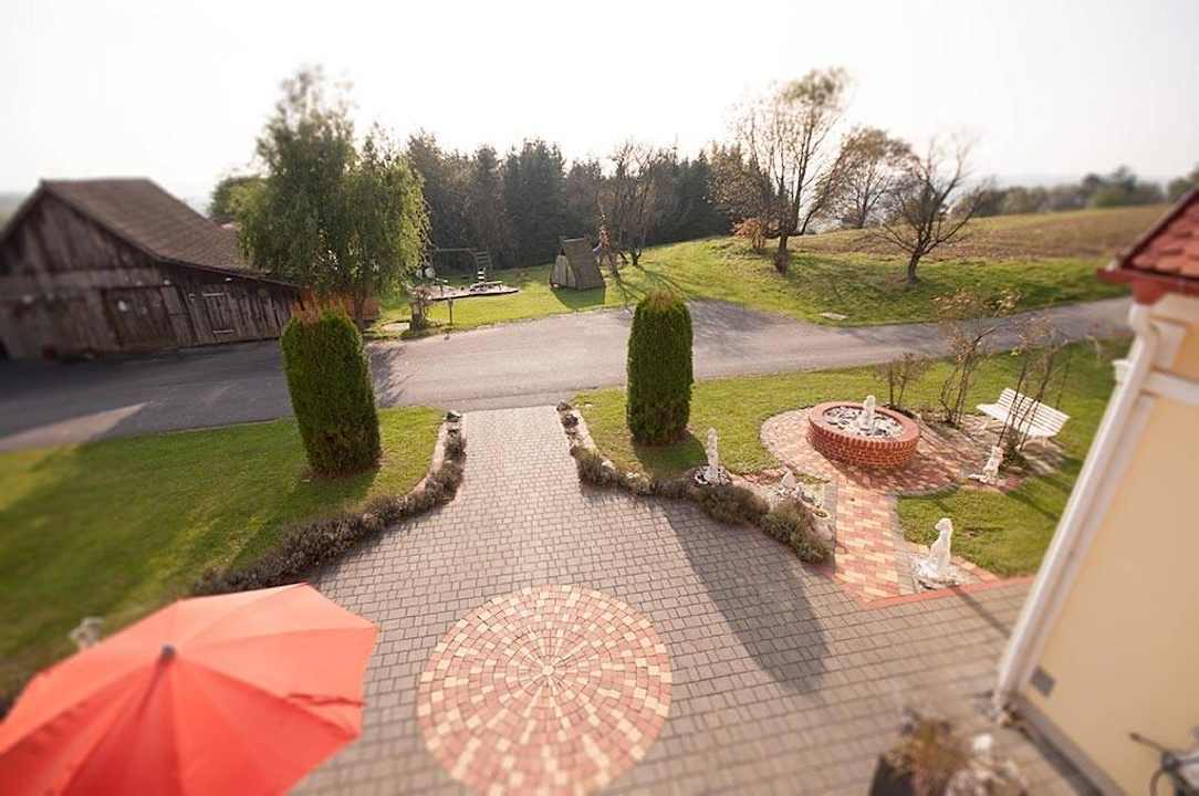 Arkadenhof Arkadenhof Familie Flasch