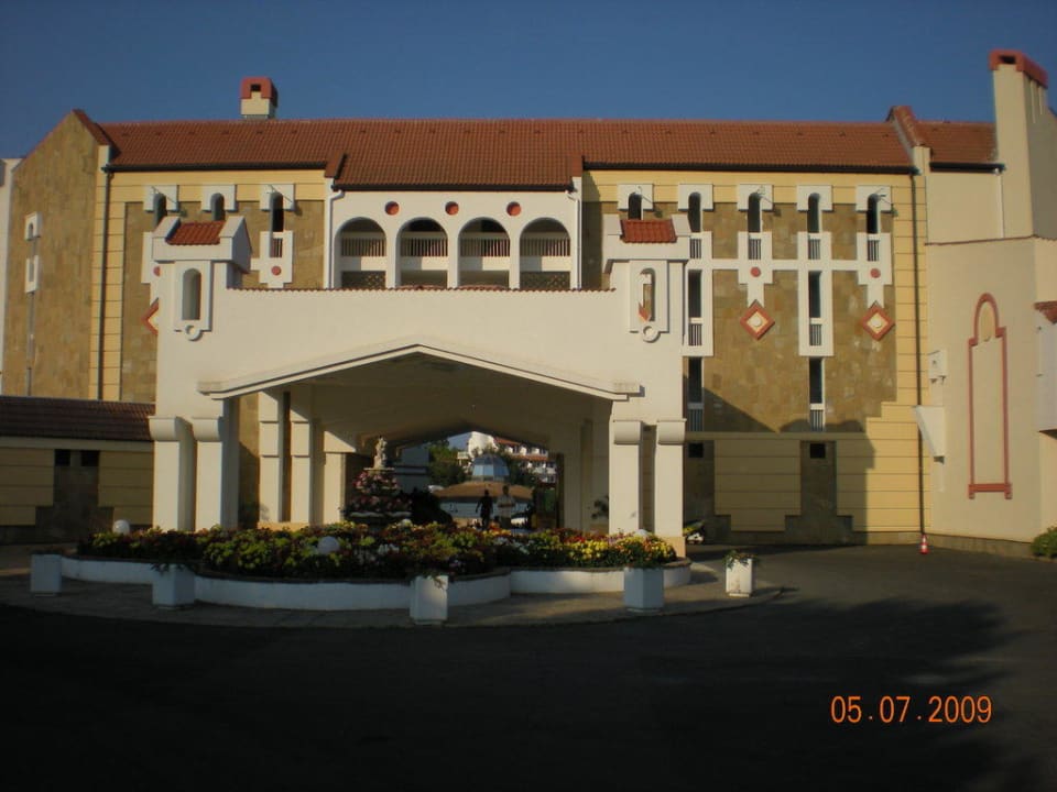 Haupteingang Pelikan Duni Royal Pelican Resort