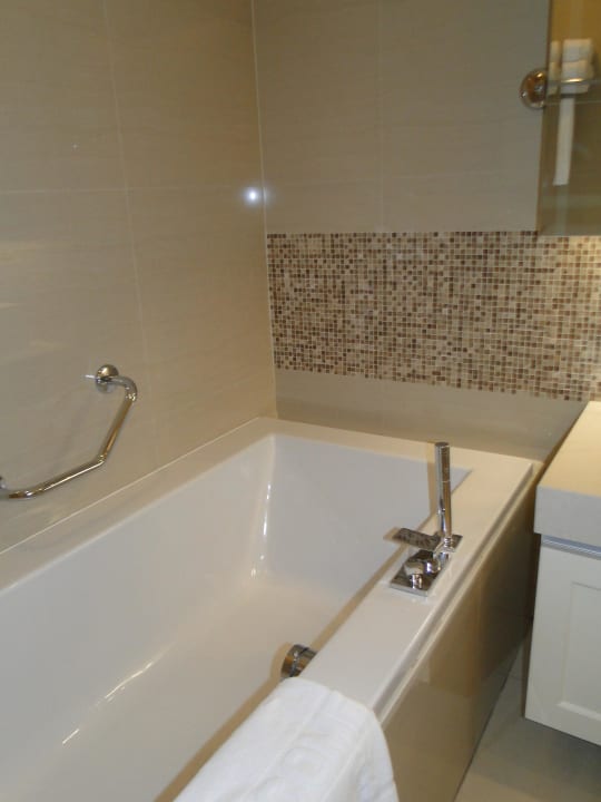 Zimmer 2803 - Badezimmer Grande Centre Point Hotel Terminal 21