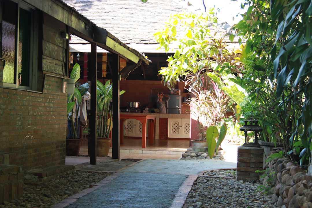 Zwischen den Bungalows Joy's House, Guesthouse Chiang Mai