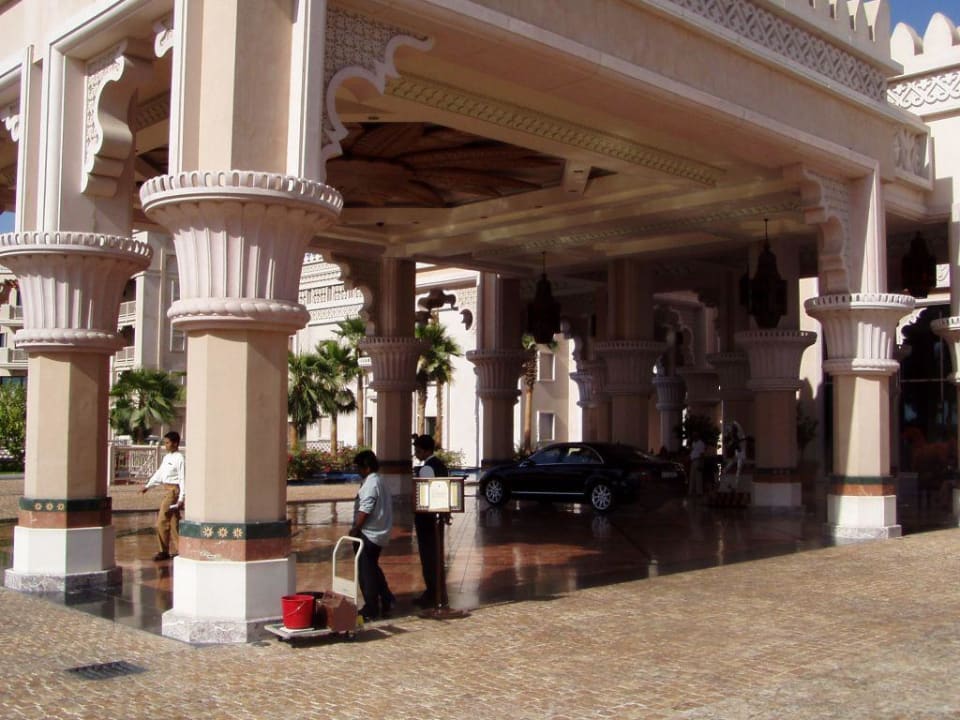 Hoteleingang Jumeirah Al Qasr
