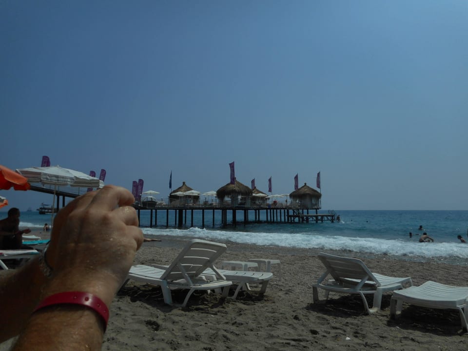 Liegen am Strand Club Hotel Mirabell