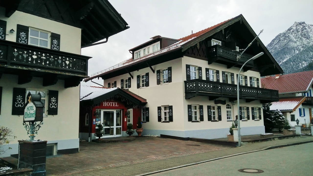 Außenansicht bei Tag Hotel Edelweiss Garni