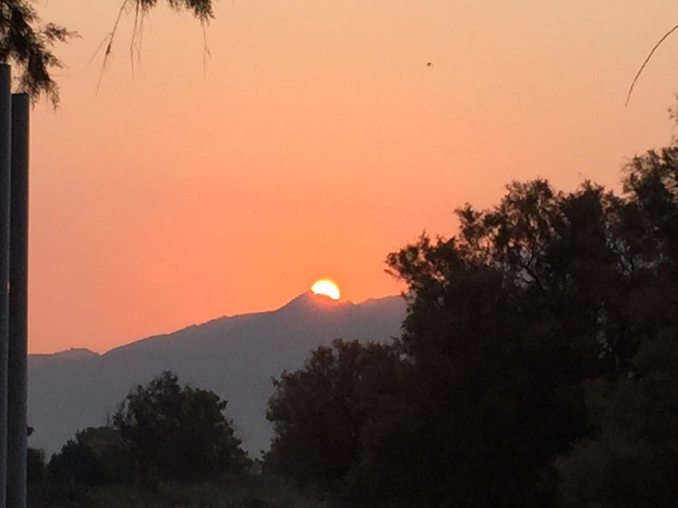 Sonnenaufgang beim Louis Zante Beach Domes Aulūs Zante, Autograph Collection