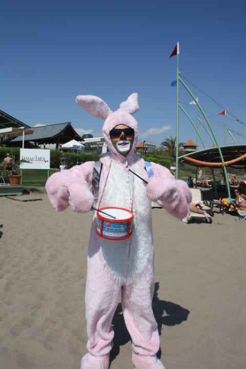 Snoopy als Osterhase Limak Lara Deluxe Hotel & Resort