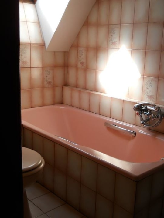 Mit Wanne, WC, Fön, etc. Hotel au Heimbach