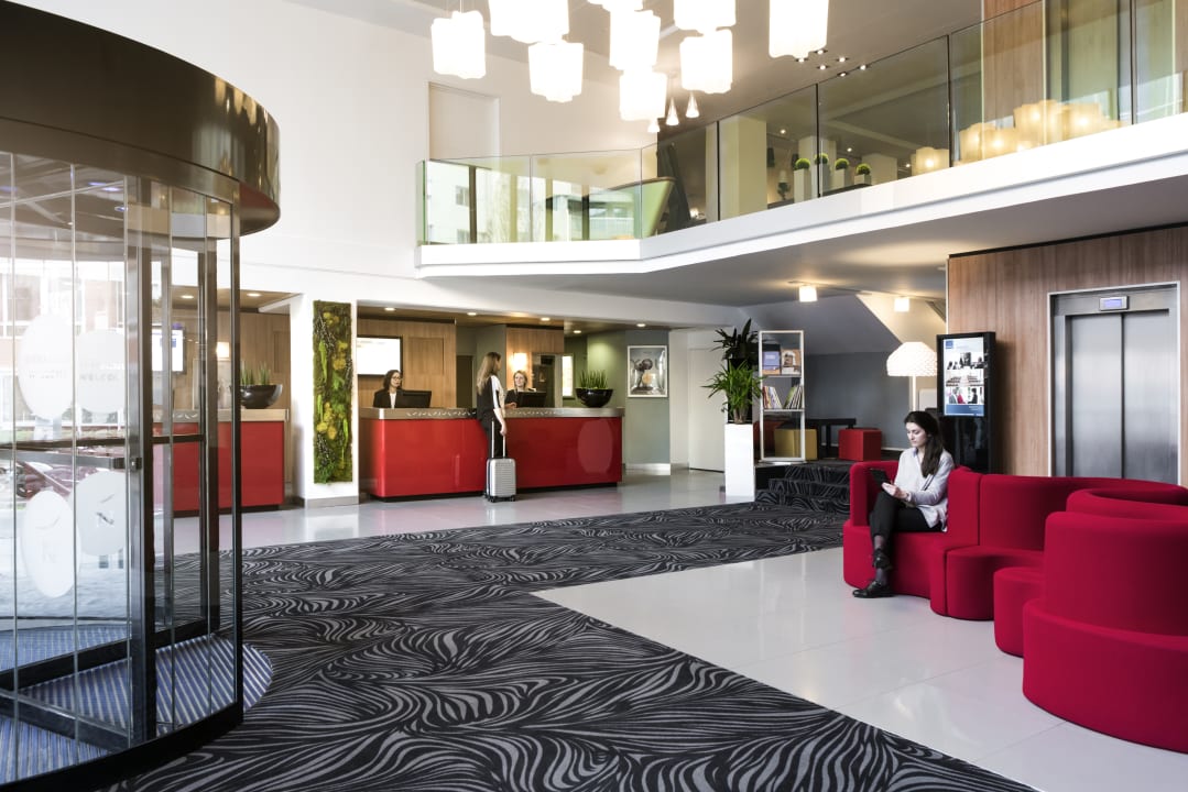 Lobby Novotel Paris Suresnes Longchamp