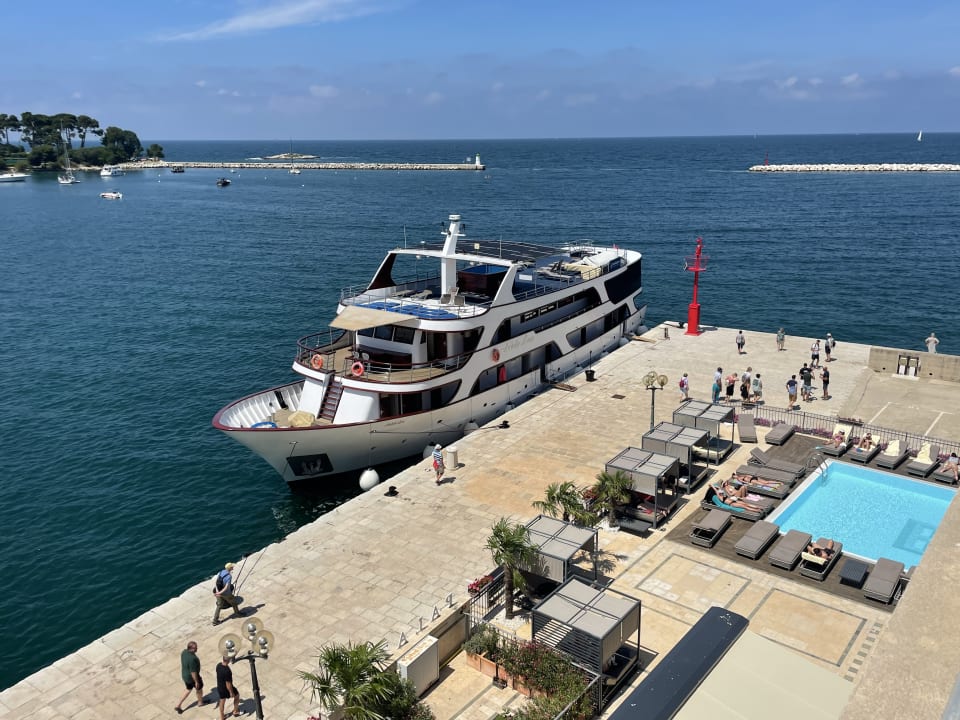Pool BO Hotel Palazzo
