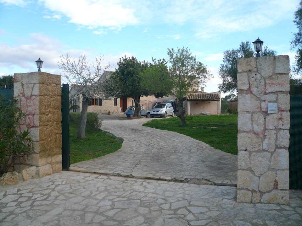 Einfahrt Finca Frederica