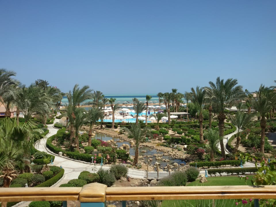 Pool Mövenpick Resort & Spa El Gouna