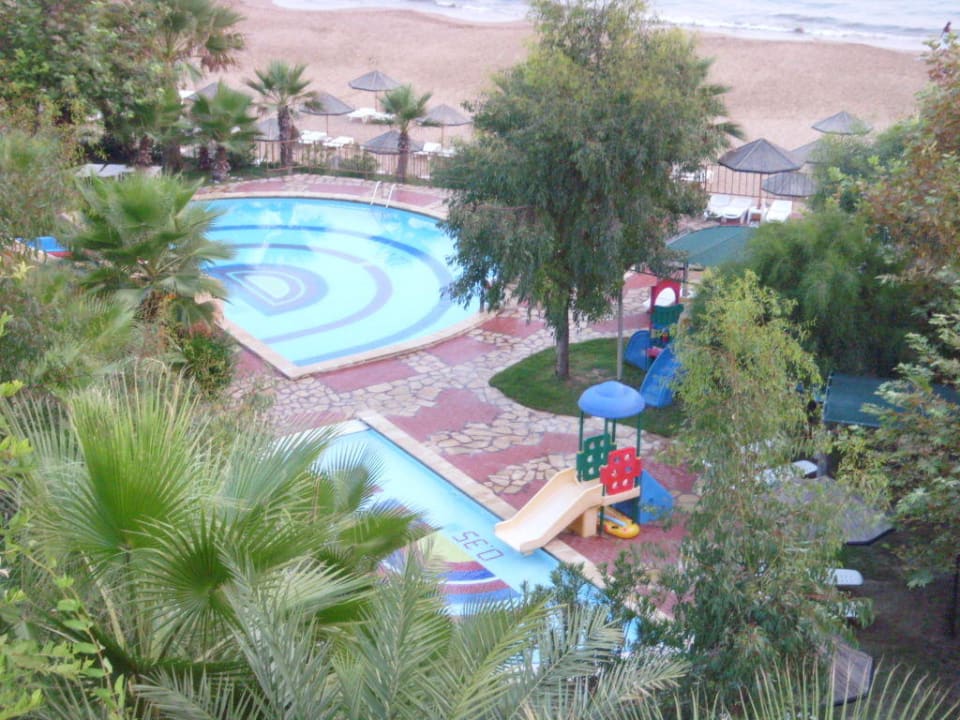 Unterer Pool mit Rutschen Hotel Defne Dream
